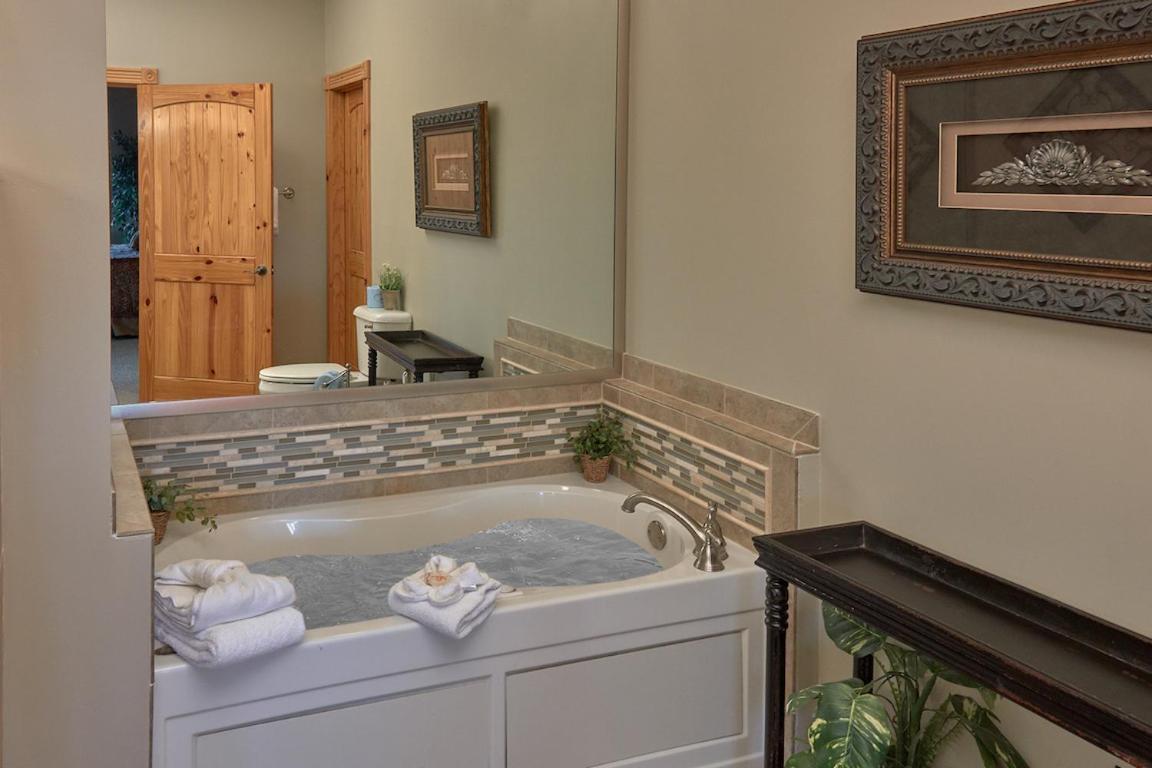 Journey'S End, 5 Bedrooms, Sleeps 12, Private Outdoor Pool, Theater, Sauna Sevierville Exterior foto